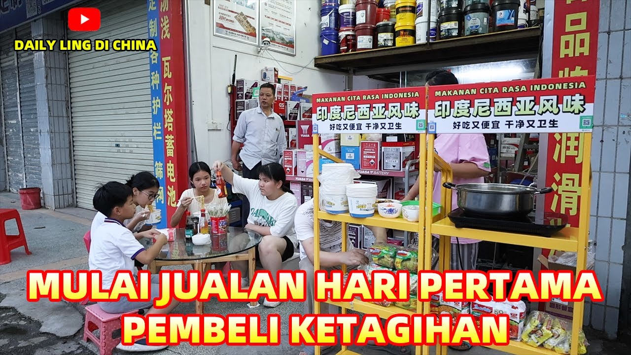 JUALAN HARI PERTAMA PEMBELI MAKAN SAMPAI 2 MANGKOK , WOW TIBA2 ADA ULAR LEWAT DEPAN TOKO