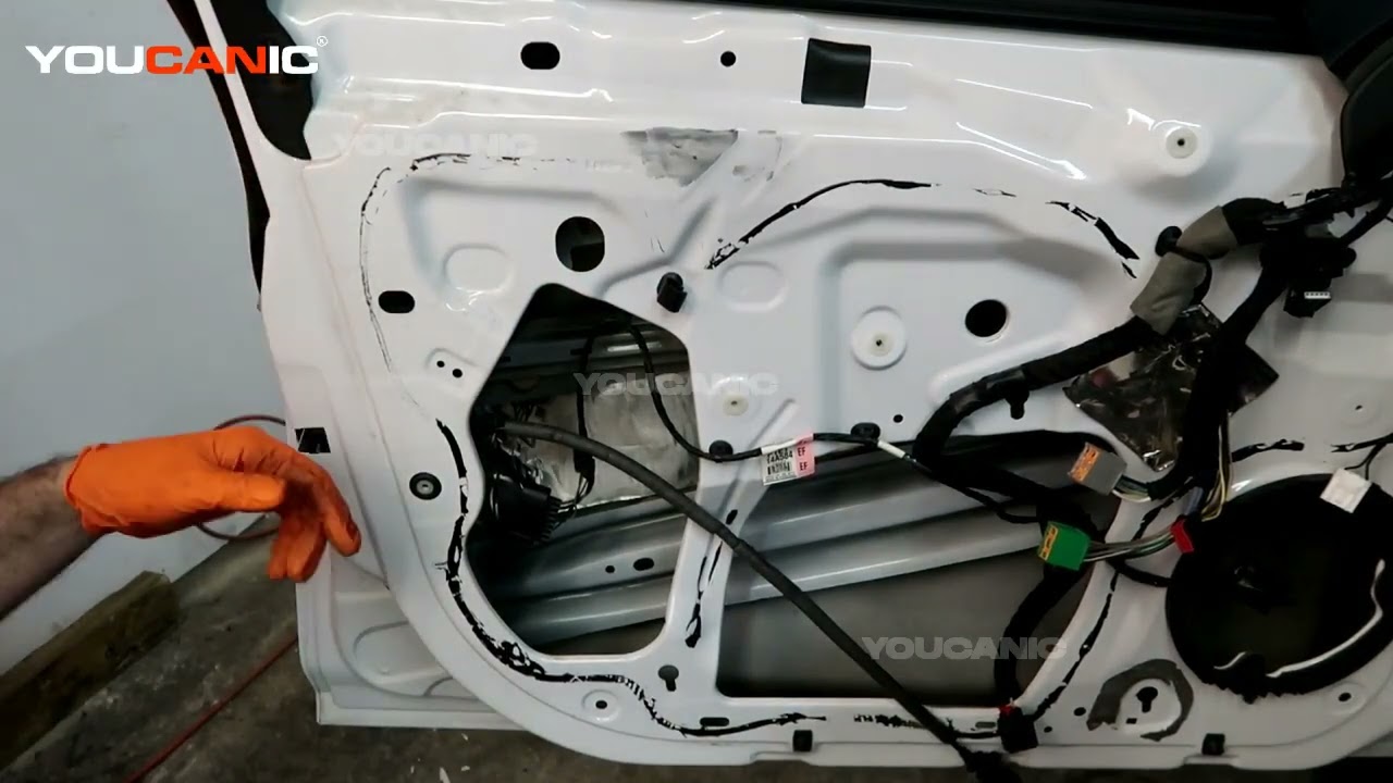 Ford Focus 2012-2019 — замена привода дверного замка