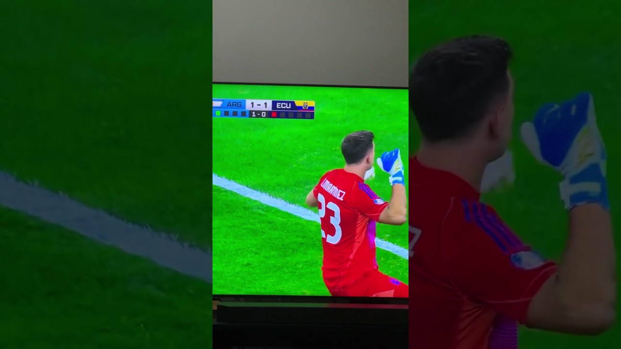 Emi Martinez's hilarious dance against Ecuador 🇪🇨 #argentinavsecuador