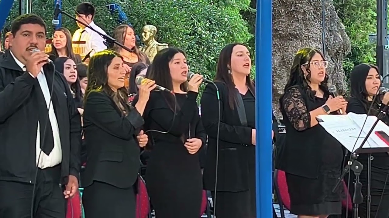 Firmes y adelante.  Coro unido Contulmo