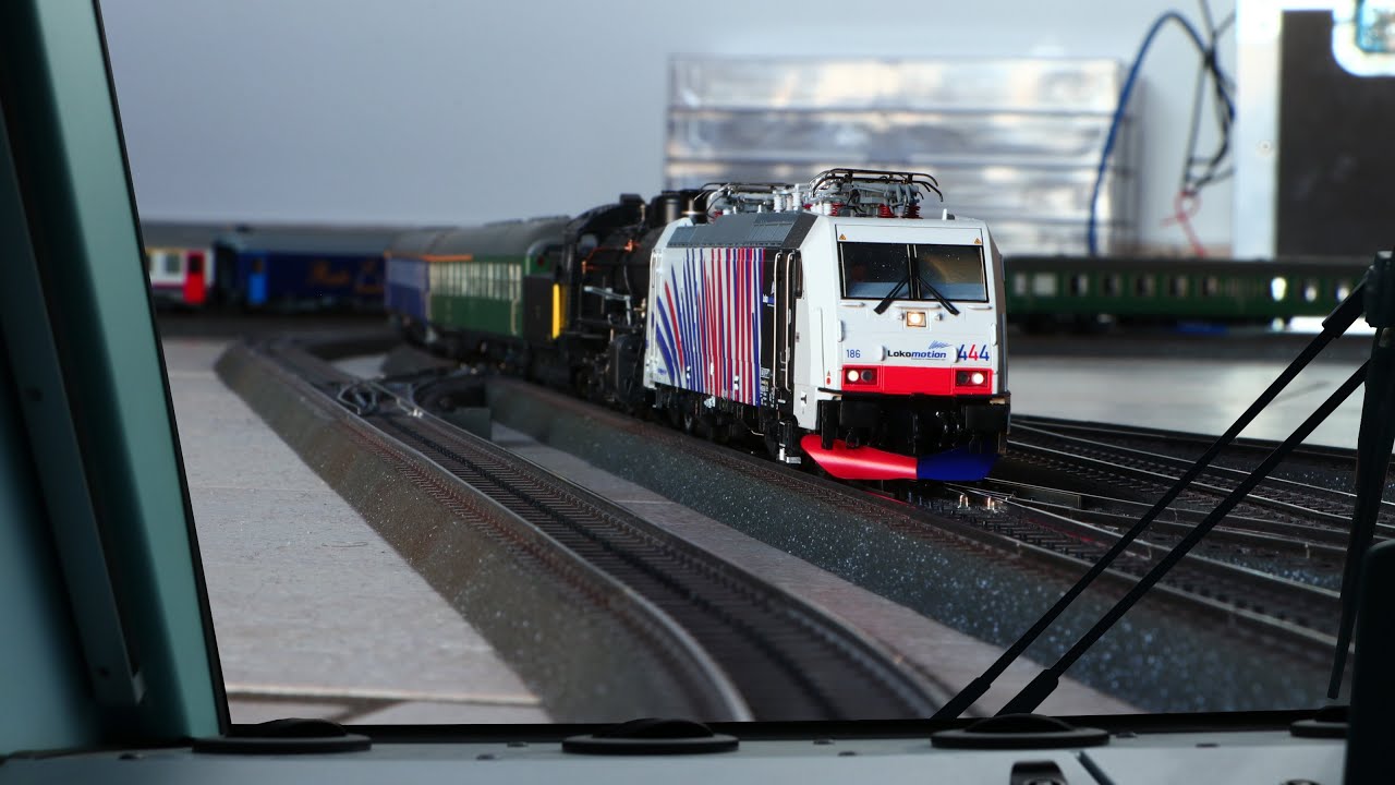 Führerstandsmitfahrt auf der Weihnachtsbodenbahn 2025 - Vorbereitungen zur Fahrt vom Dampfsonderzug