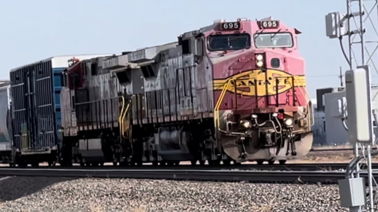 Railfanning at Dumas Junction in Amarillo Texas w/ UP, CP, ATSF, BN, and NS. 1/14/23