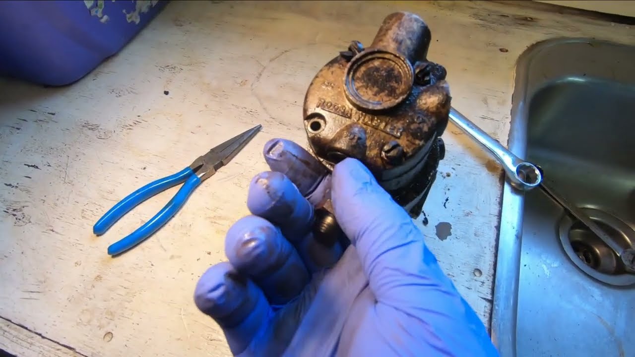 HOW TO TAKE APART A STANADYNE (ROOSA MASTER) DIESEL INJECTION PUMP '68 CASE 580CK TRACTOR 188 DIESEL