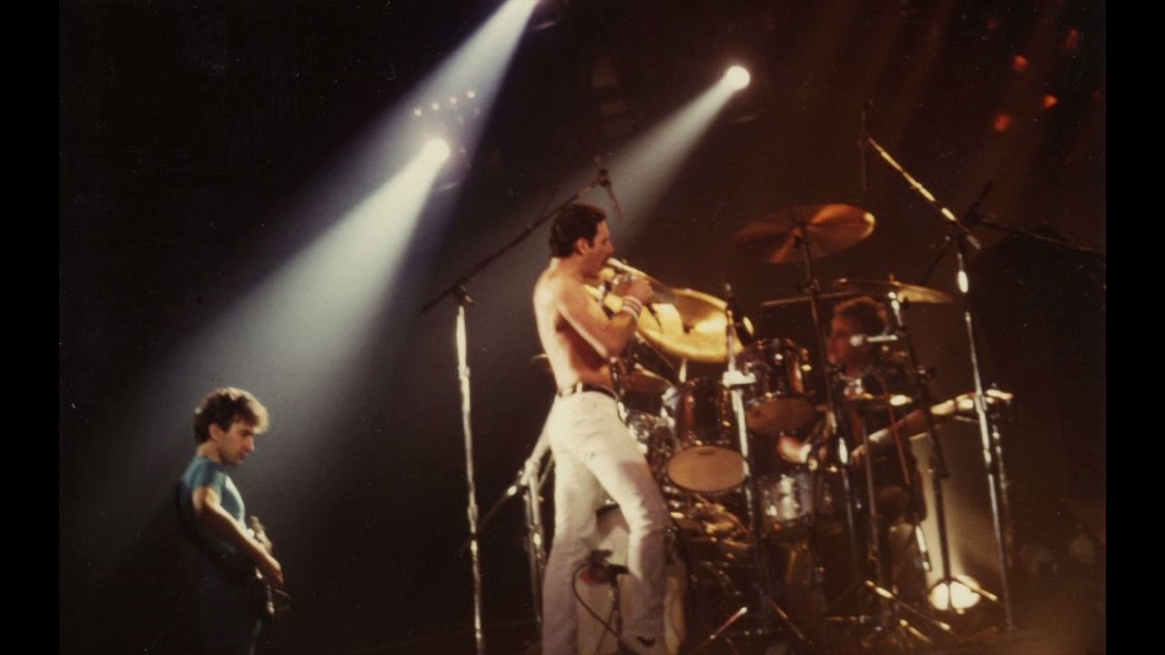 Queen - Back Chat (Live In Paris 4/19/1982)