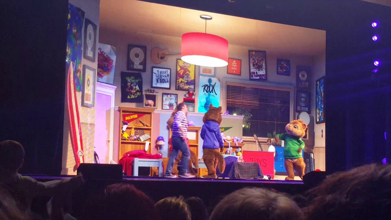 Alvin and the Chipmunks live show part 2.