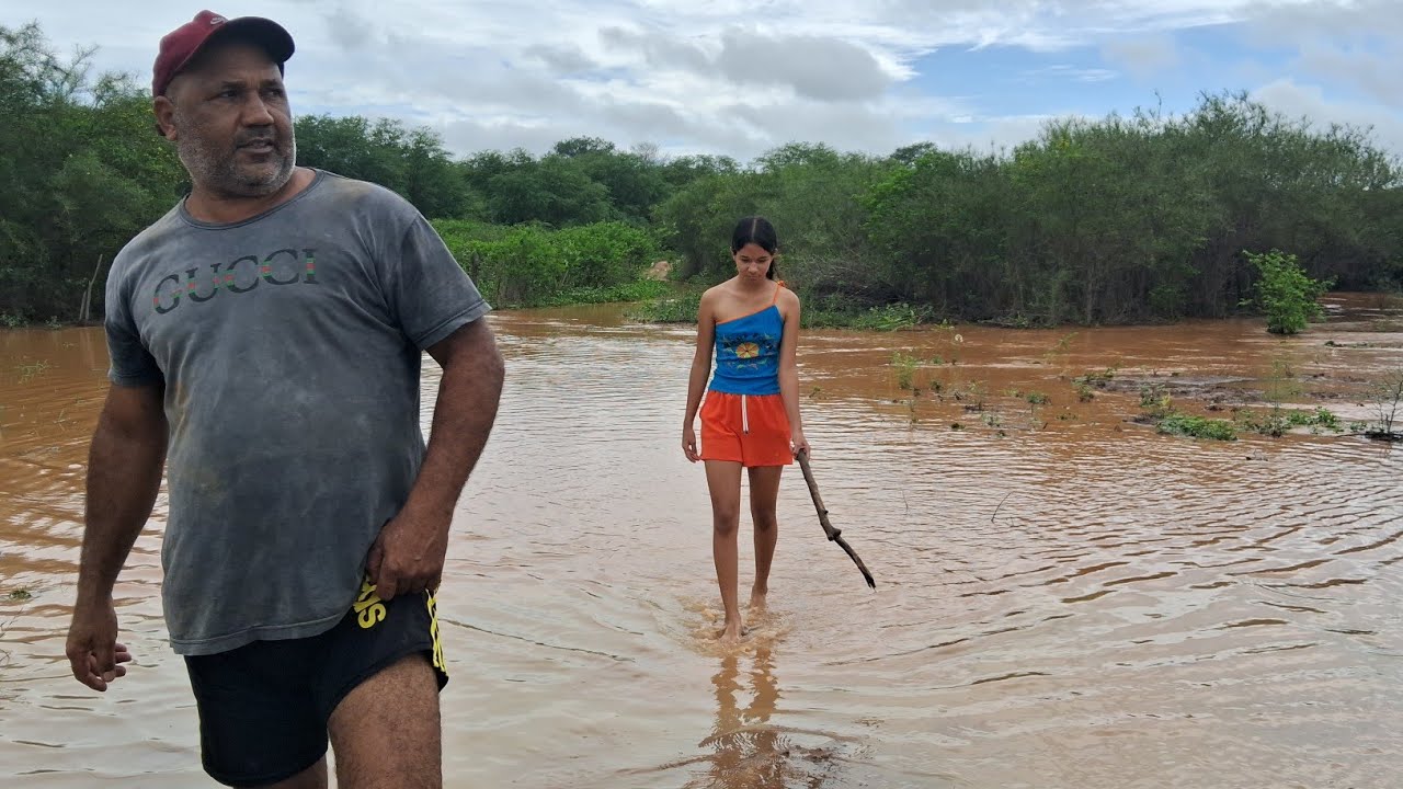 Chegando muita água no açude do Mamoeiro Sertão Nordestino 