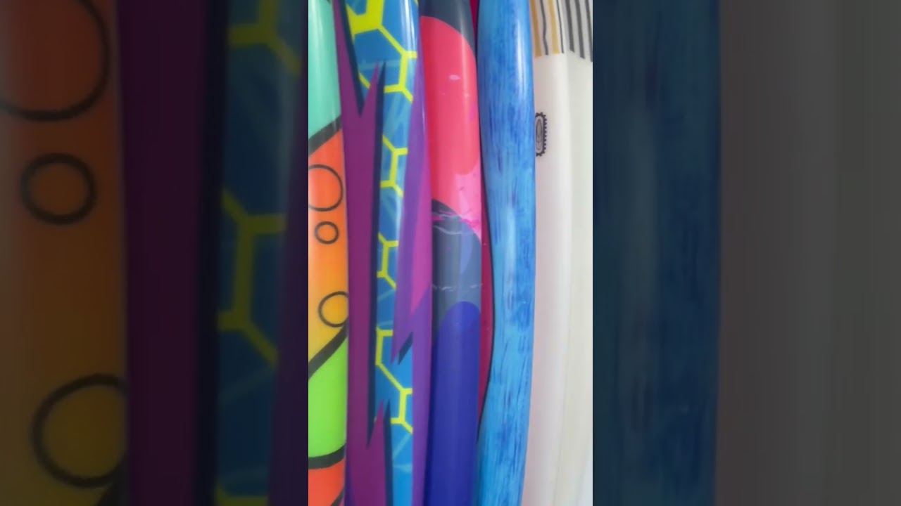 Procurando uma prancha de surf nova?  #pranchadesurf #surfar #surfe