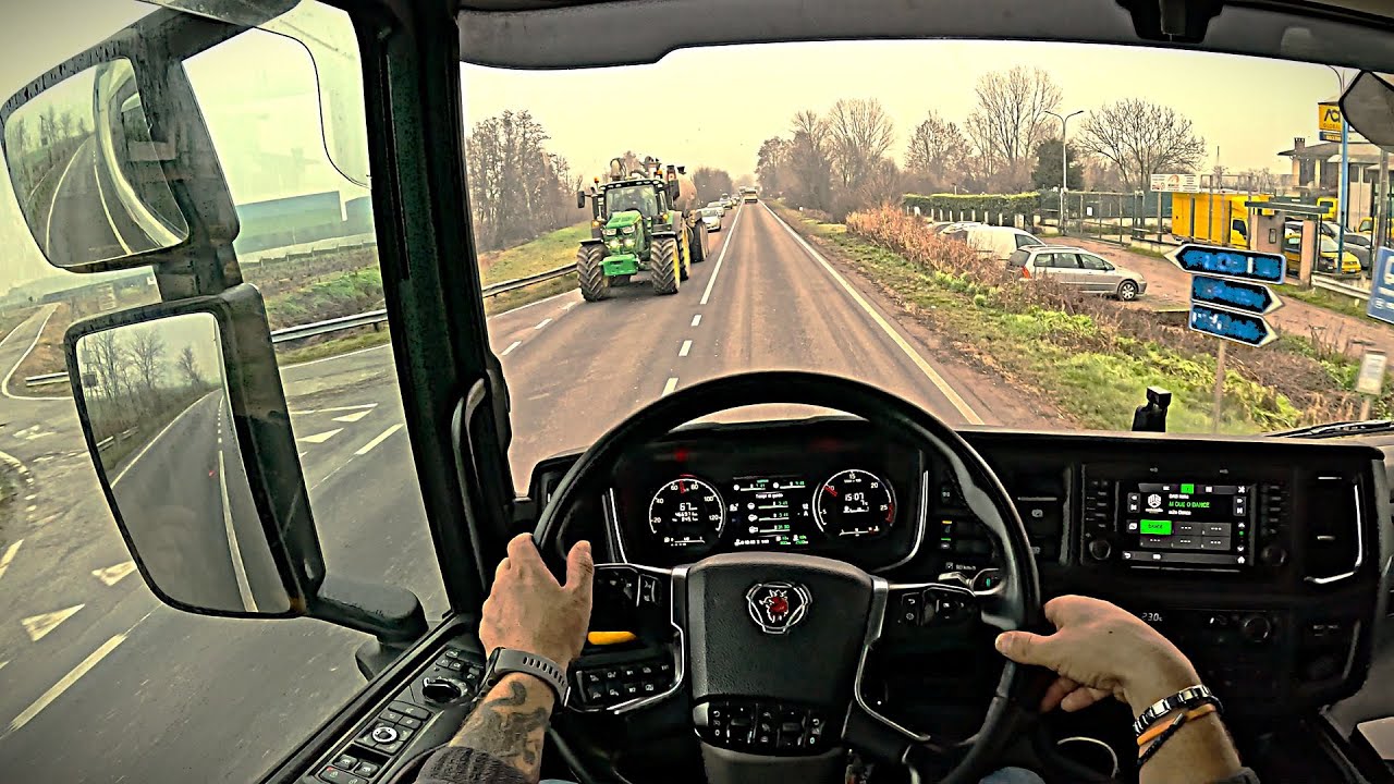 A bordo di un camion Viaggio in silenzio  