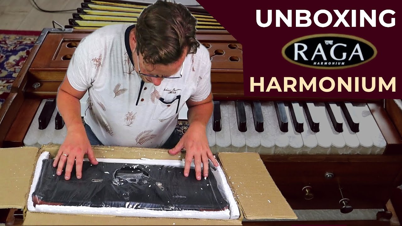 Unboxing Harmonium - Raga Kirtan Premium - Kirtan Yoga World (kirtanyogaworld.com) - Shipment
