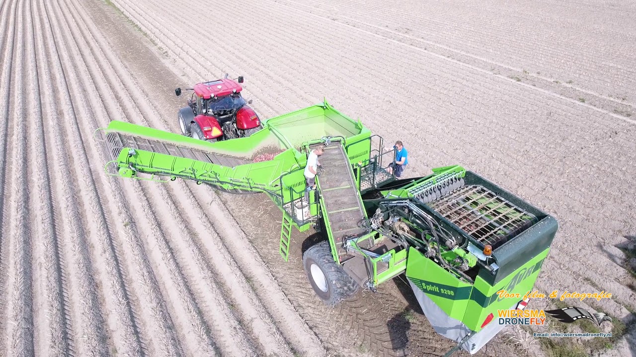 Aardappelrooien met AVR Spirit 9200  Door J M Dijkstra Anjum
