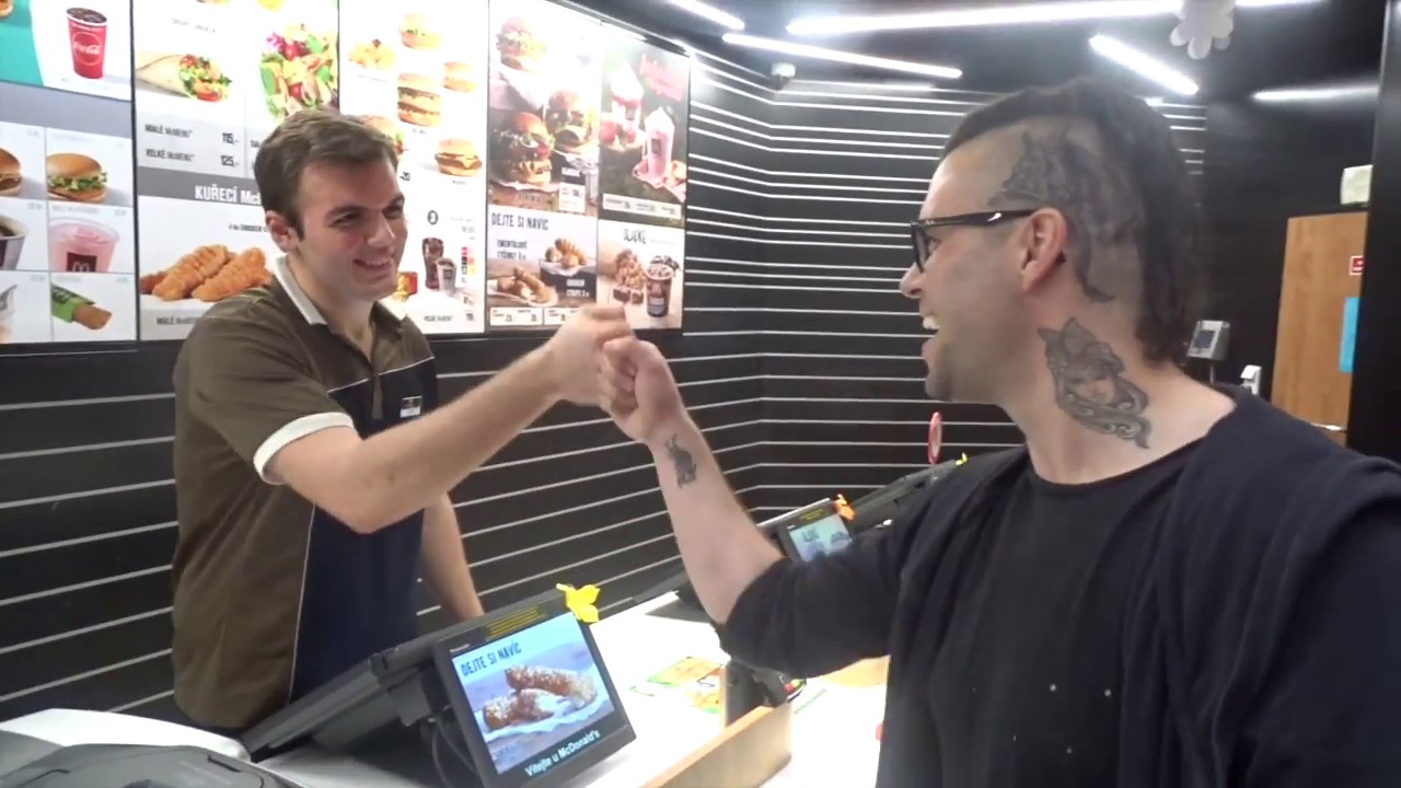 JAK SI OBJEDNÁVÁ RAPPER MCDONALD!