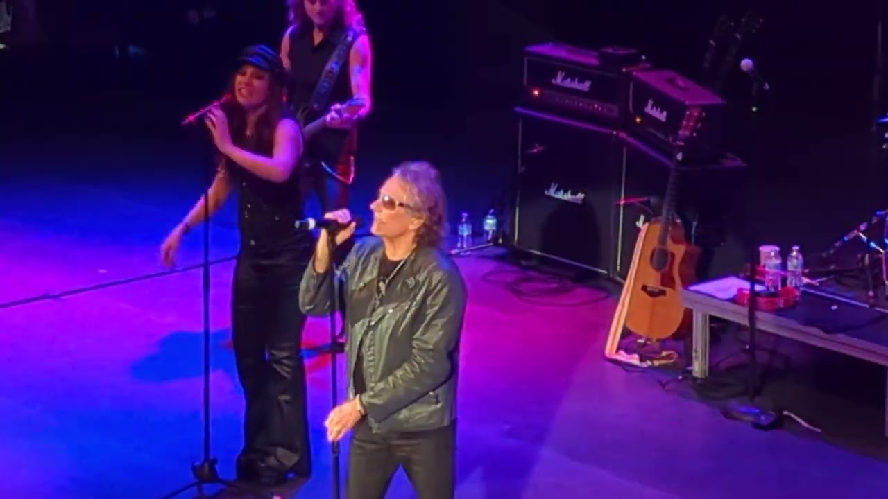 STARSHIP featuring Mickey Thomas 