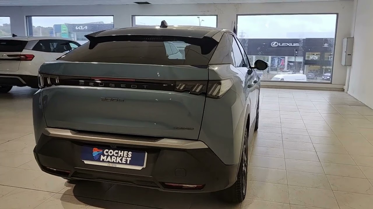 Peugeot 3008 km0  Híbrido DCS6 145 CV acabado ALLURE con 10 km a estrenar.