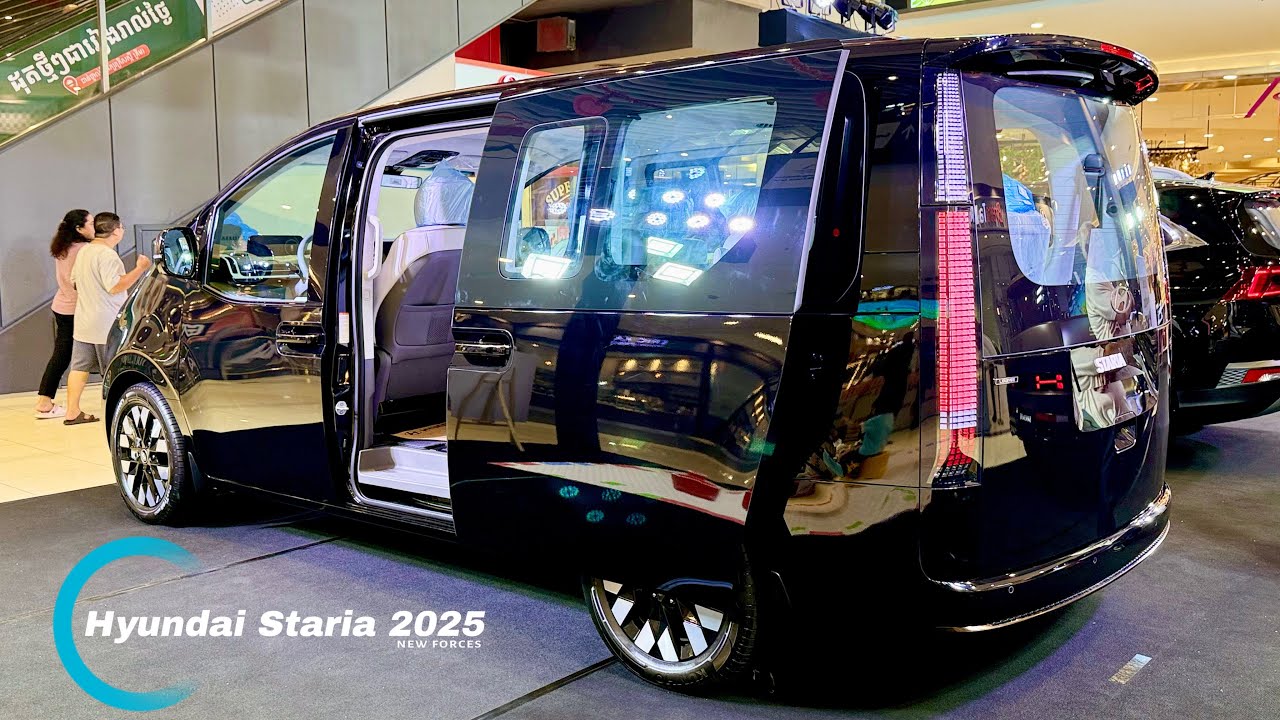2025 Hyundai Staria – The Ultimate Futuristic Family Van