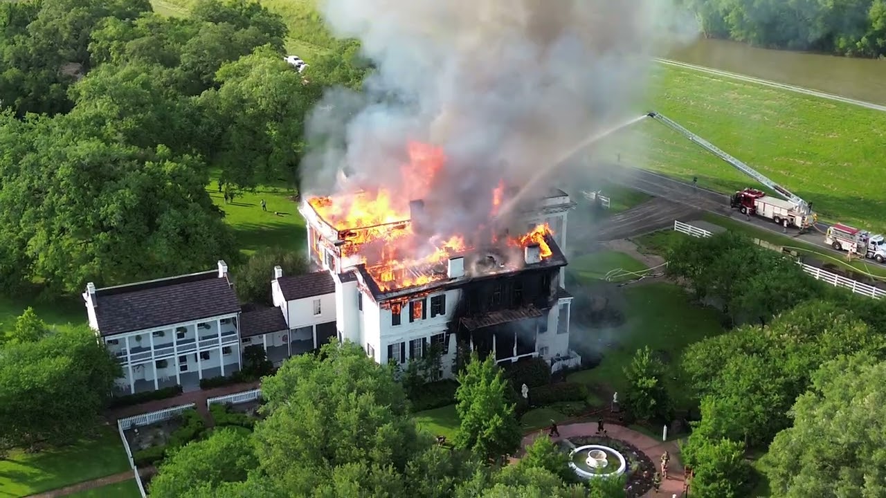 FIRE AT NOTTOWAY PLANTATION - DRONE FOOTAGE - WHITE CASTLE LOUISIANA - BURNING TO THE GROUND