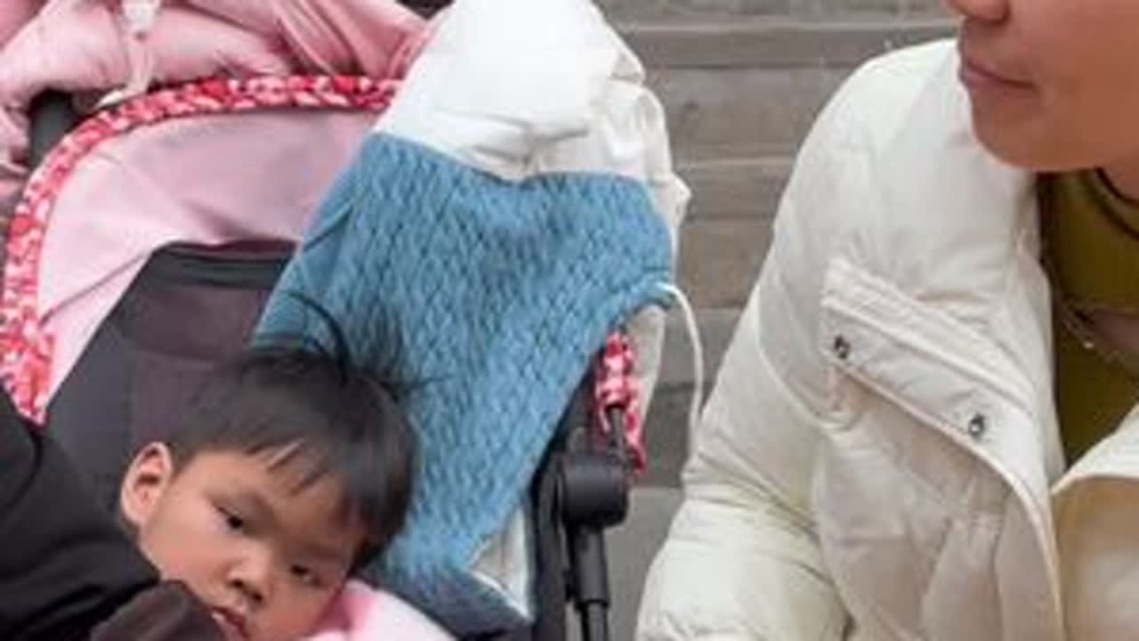 矮哥矮嫂的螺蛳粉真的太好吃了，这次打包了两份回家家里人说吃了还想吃#记录真实生活 #螺蛳粉