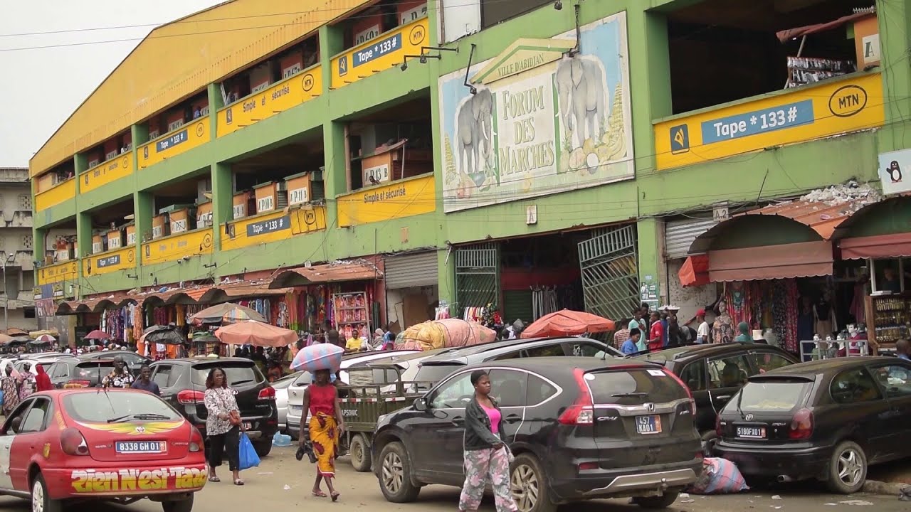 Ambiance dimanche au marché d'Adjamé