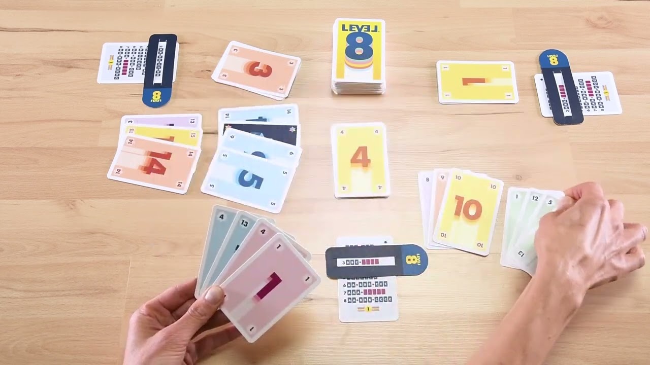 Ravensburger Level 8 Card Game