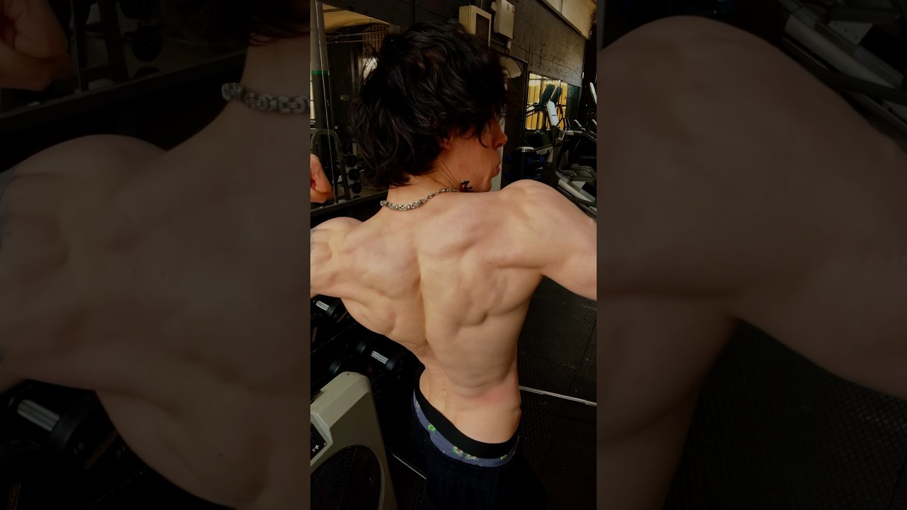 Trying to unlock new gym emotes #gym #abs #physique #bodybuilding #shredded