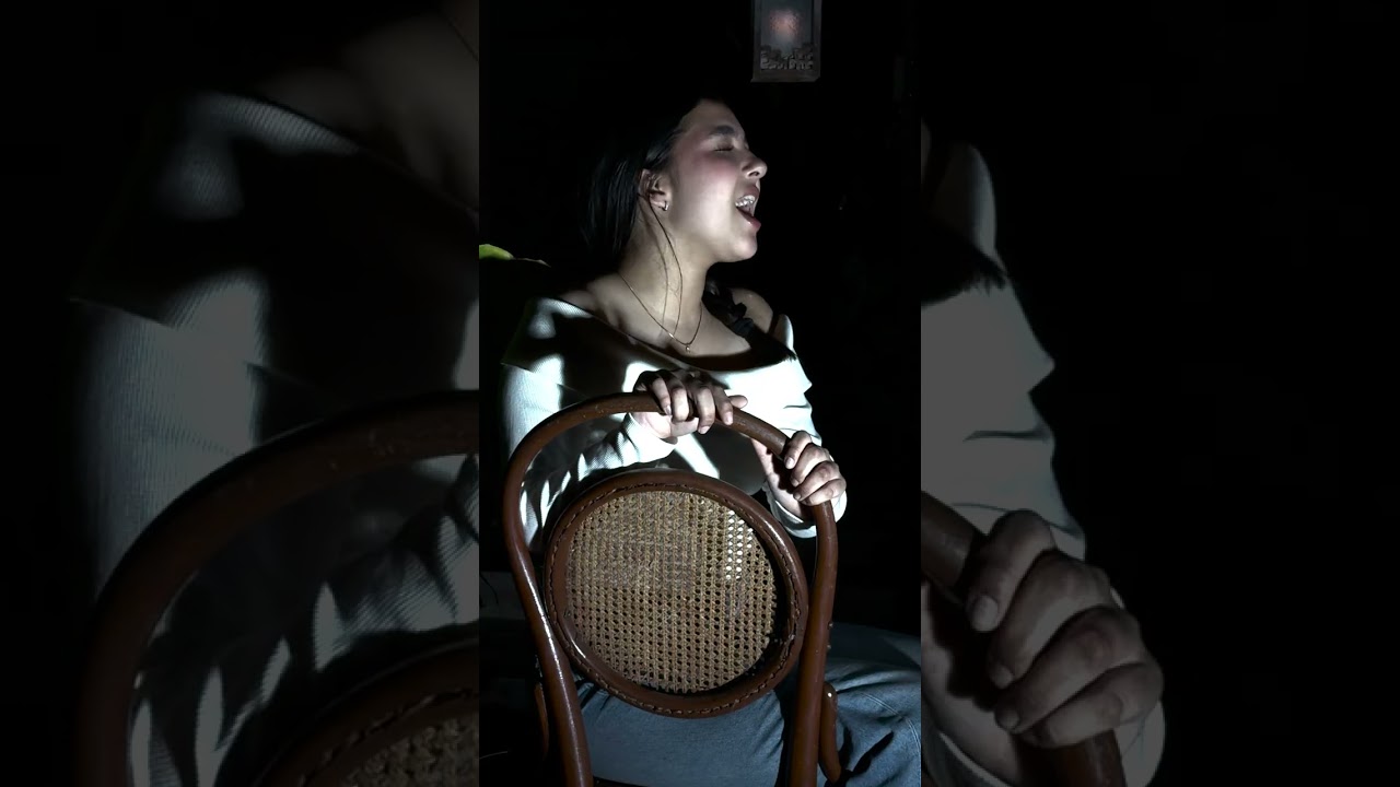Jueves – La Oreja de Van Gogh | Cover acústico por María Clara (Luz y Ruido)