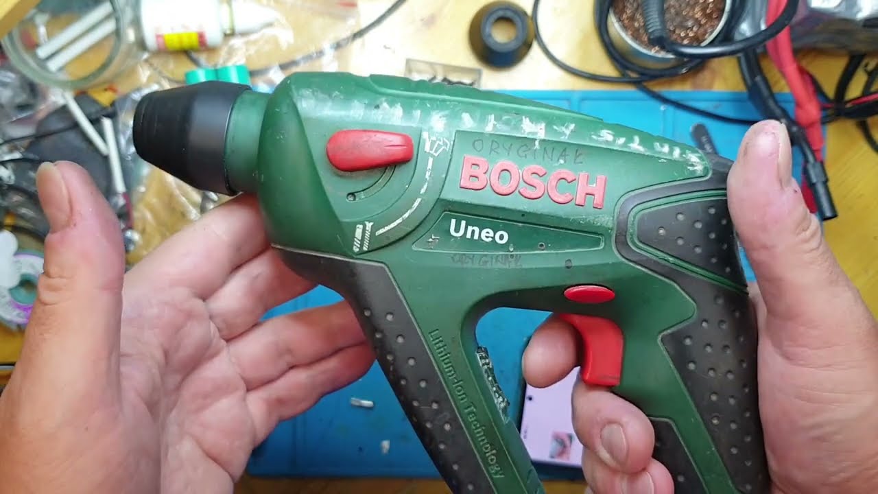Młotowiertarka Bosch Uneo, wymiana ogniw