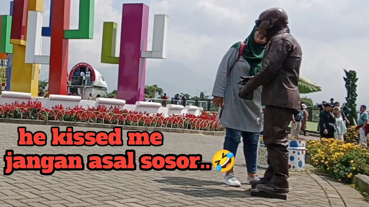 Sungguh di luar logika..!! Prank patung hidup..!!!