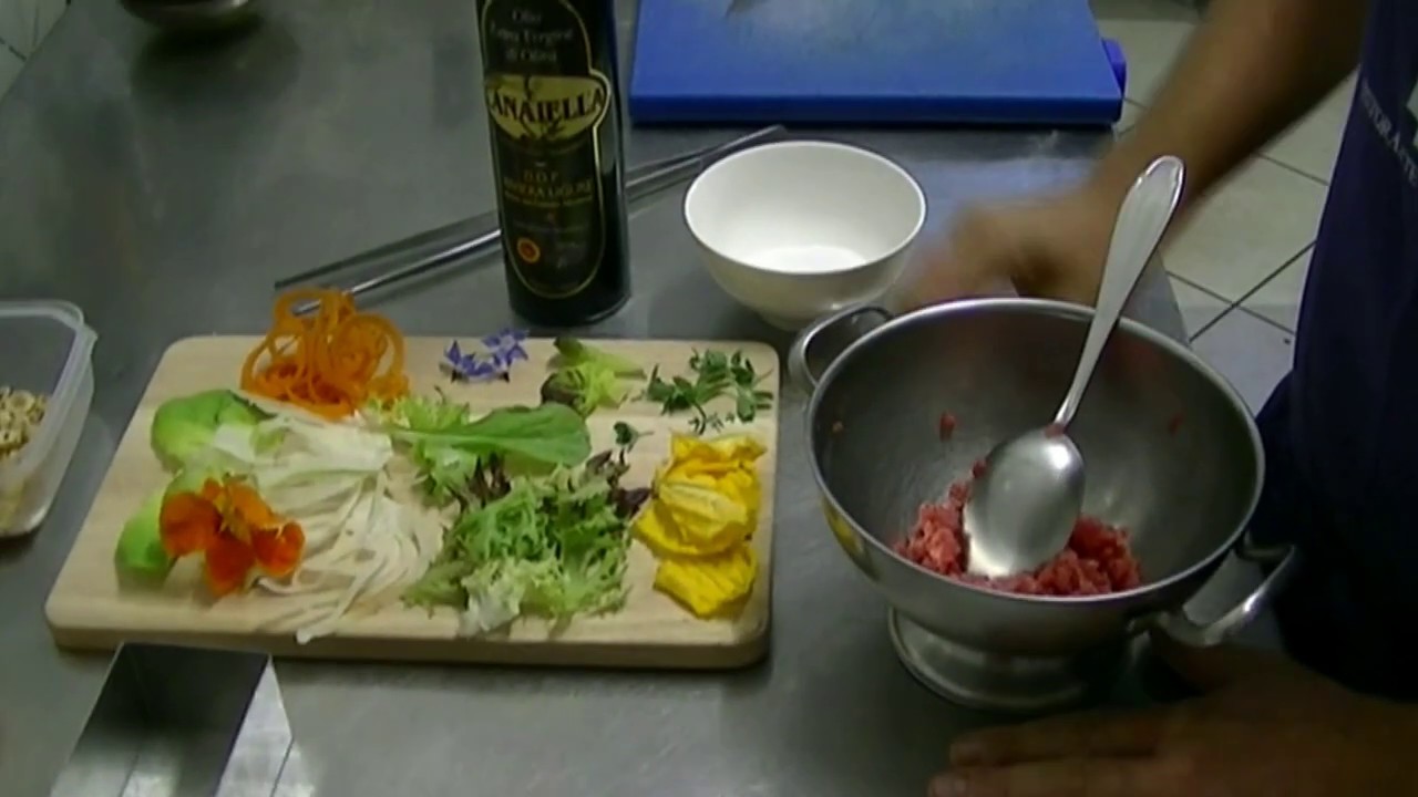 Ristorante Quintilio - Tartara di fassona battuta a coltello, verdure crude croccanti