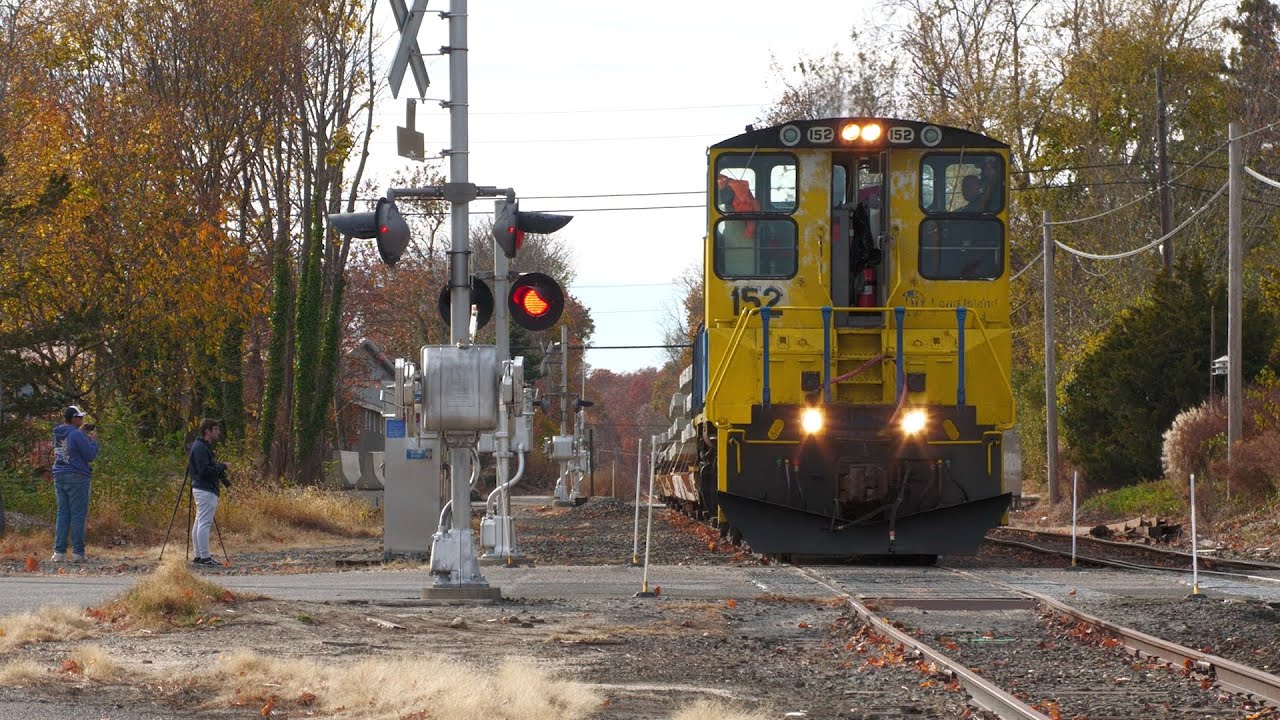 LIRR RF-1 Arriving in Greenport