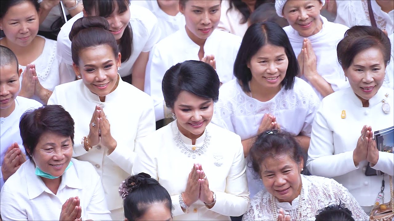 ถวายทองคำสร้างพระมหาธาตุเจดีย์ วัดป่านาคนิมิตต์ จ.สกลนคร โดยคณะเข็มทิศชีวิต | 15 พ.ย.63