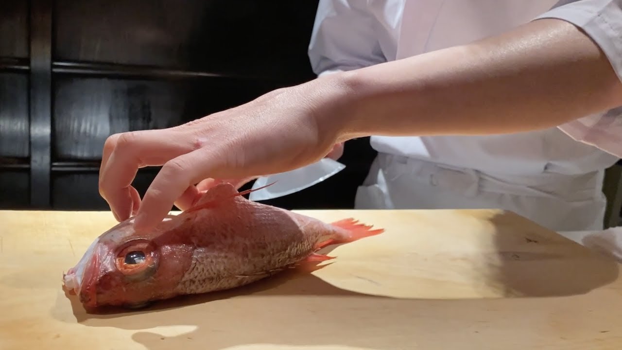 カウンターのみの上質空間 素材を活かした極上の魚料理をご堪能 - 魚料理 あぎやお - 京都