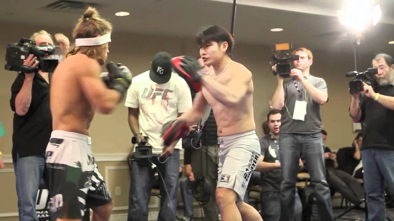 Urijah Faber Taking Care of Biz @UFC128