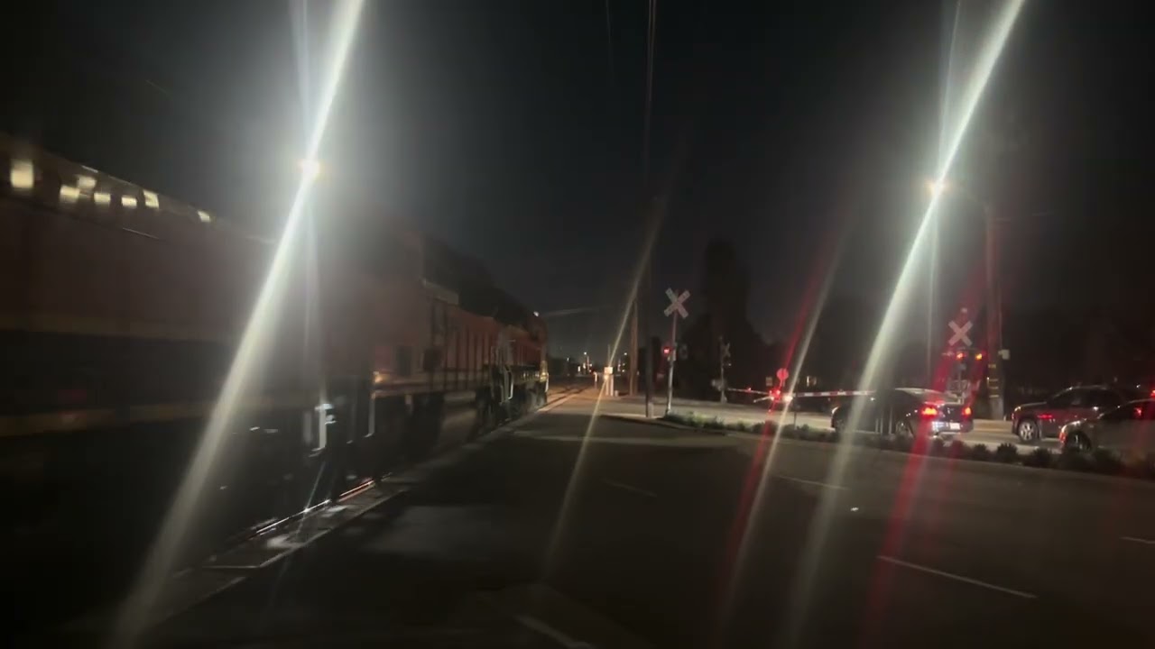 BNSF 3039 leads the second local back towards Watson Yard after passing Sepulveda Blvd 