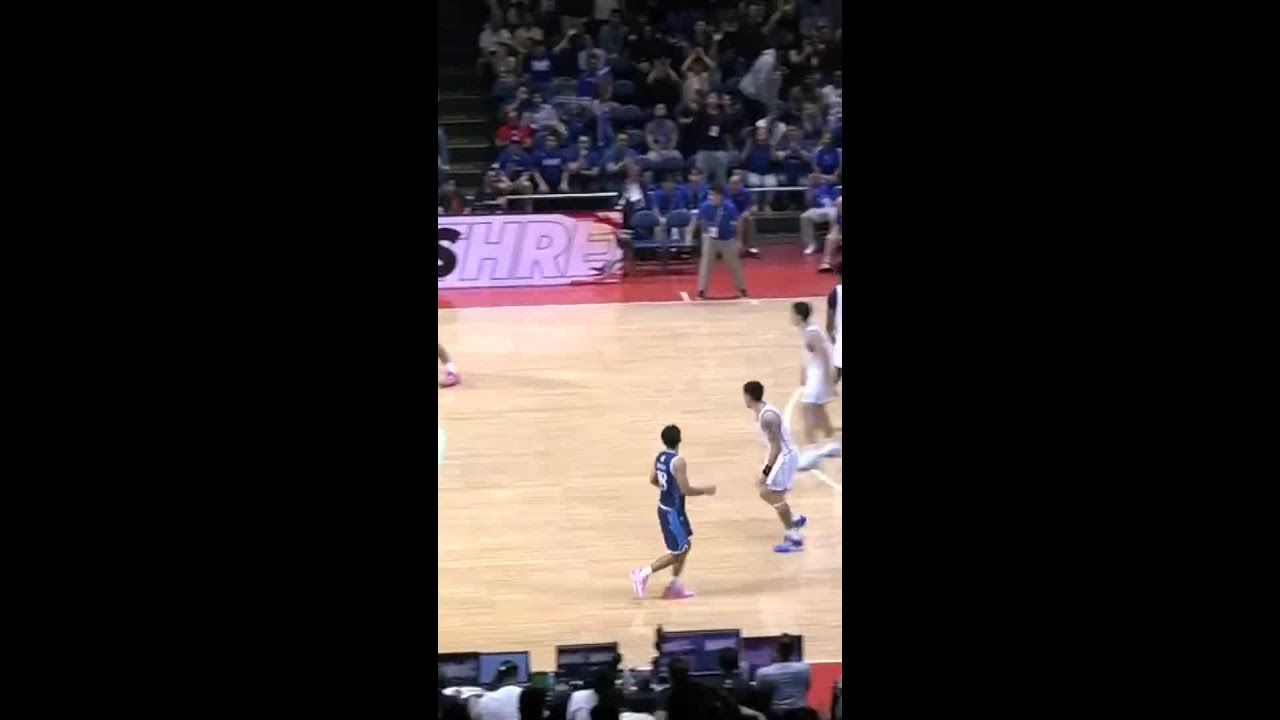 Ian Espinosa EJECTED for flopping in 4Q of Ateneo-Adamson game 🚨 | UAAP Season 88 Men&rsquo;s Basketball