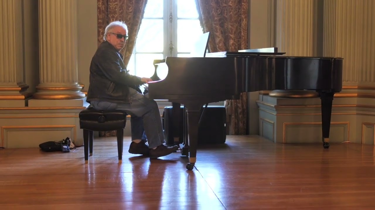 Besame Mucho at The Baldwin Grand Piano Jon Hammond
