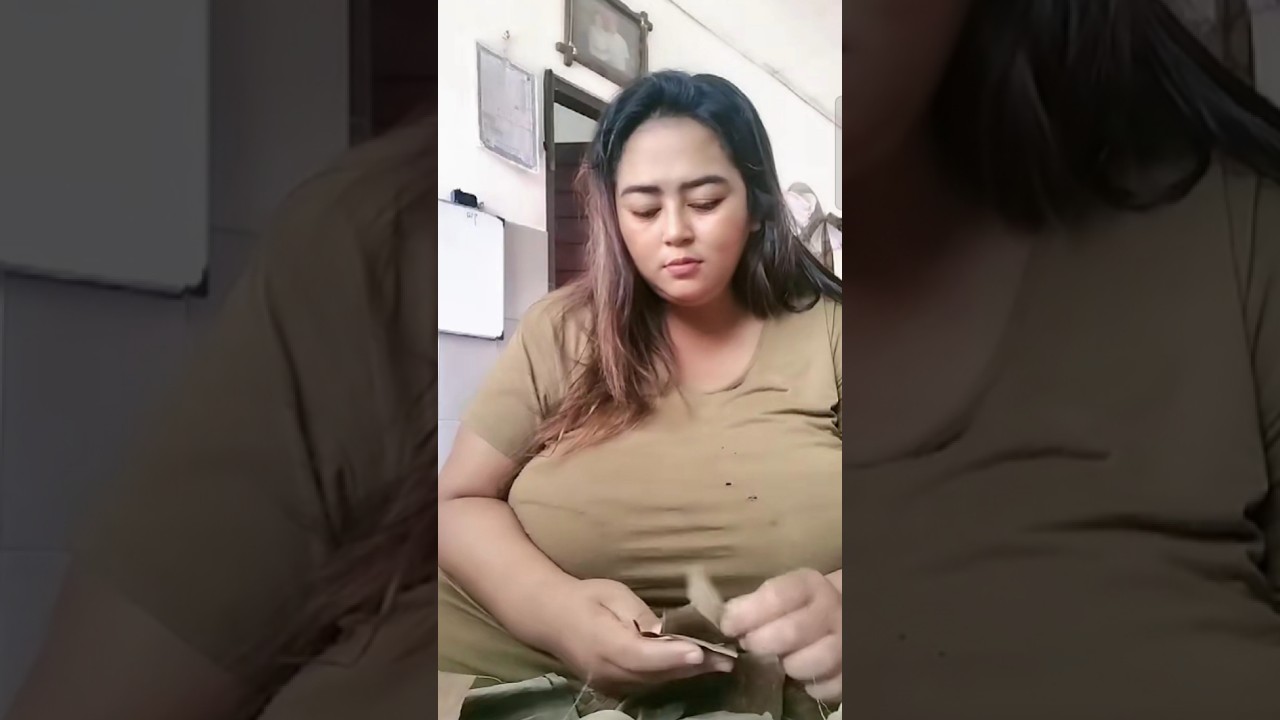 Daily vlog with my older sister, making coconut leaves for Hindu worship in Bali