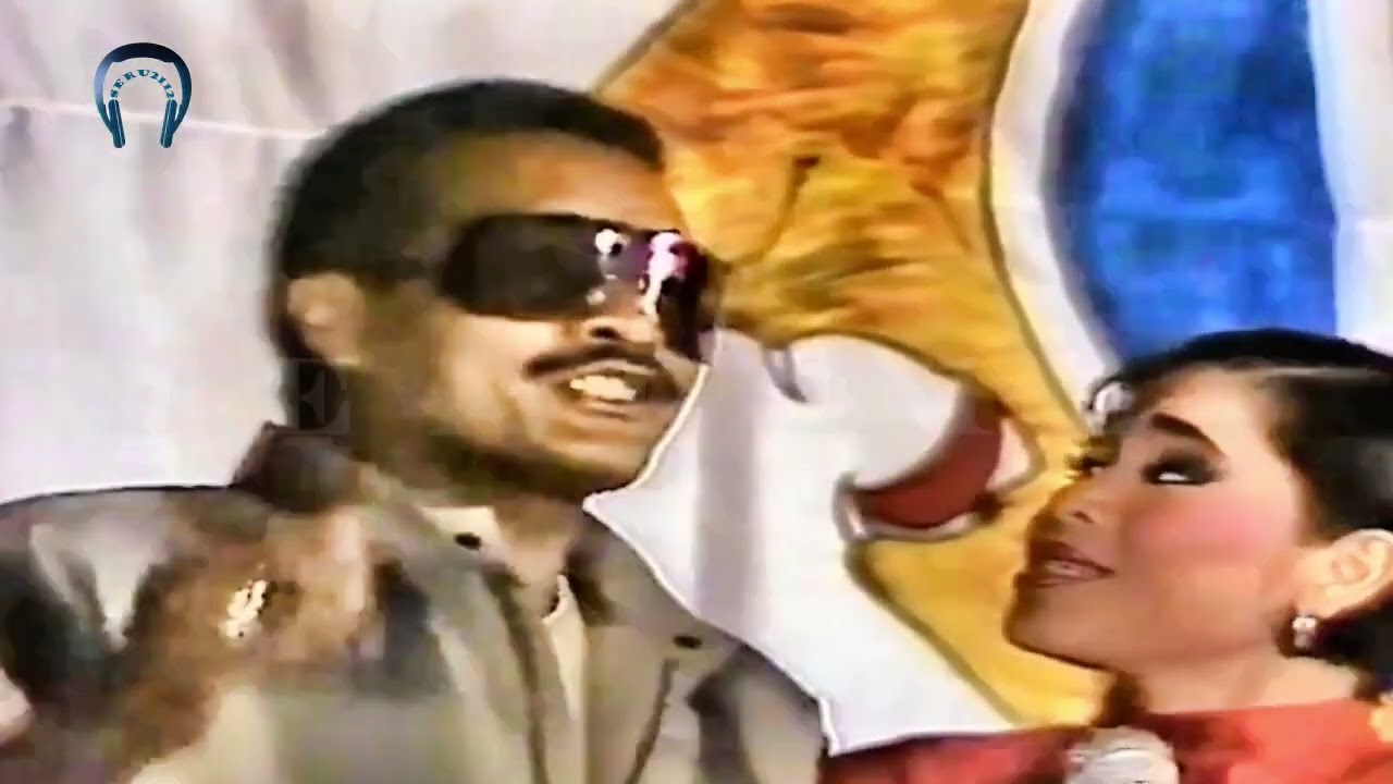 Broery _ Anita Sarawak. Bulan Pake Payong