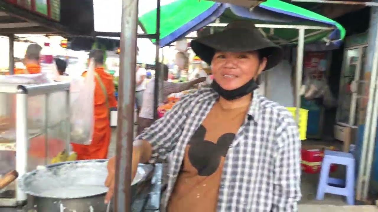 ផ្សារនៅខណ្ឌកំបូល នៅទល់មុខរោងចក្រកាត់ដេរជាប់ផ្លូវជាតិលេខ4 / Cambodian Market beside The Khmer Factory