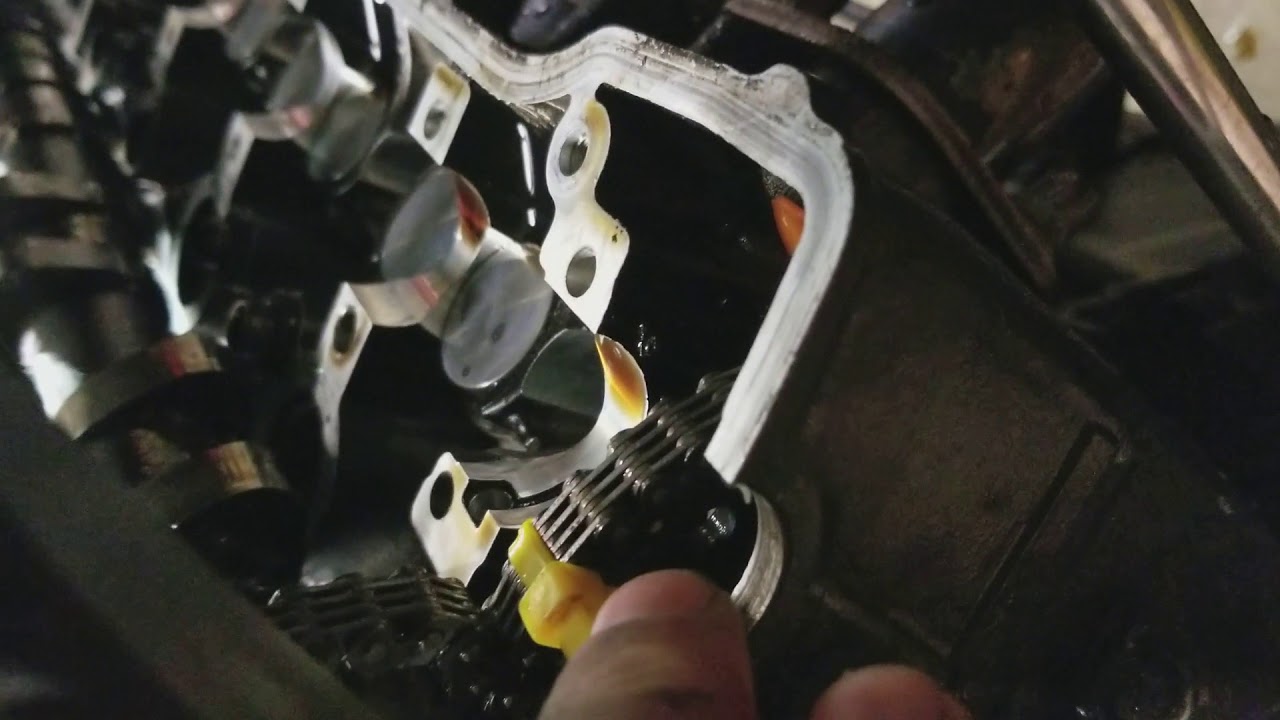 Cbr 1100xx Super Black bird valve shim how to pull cams
