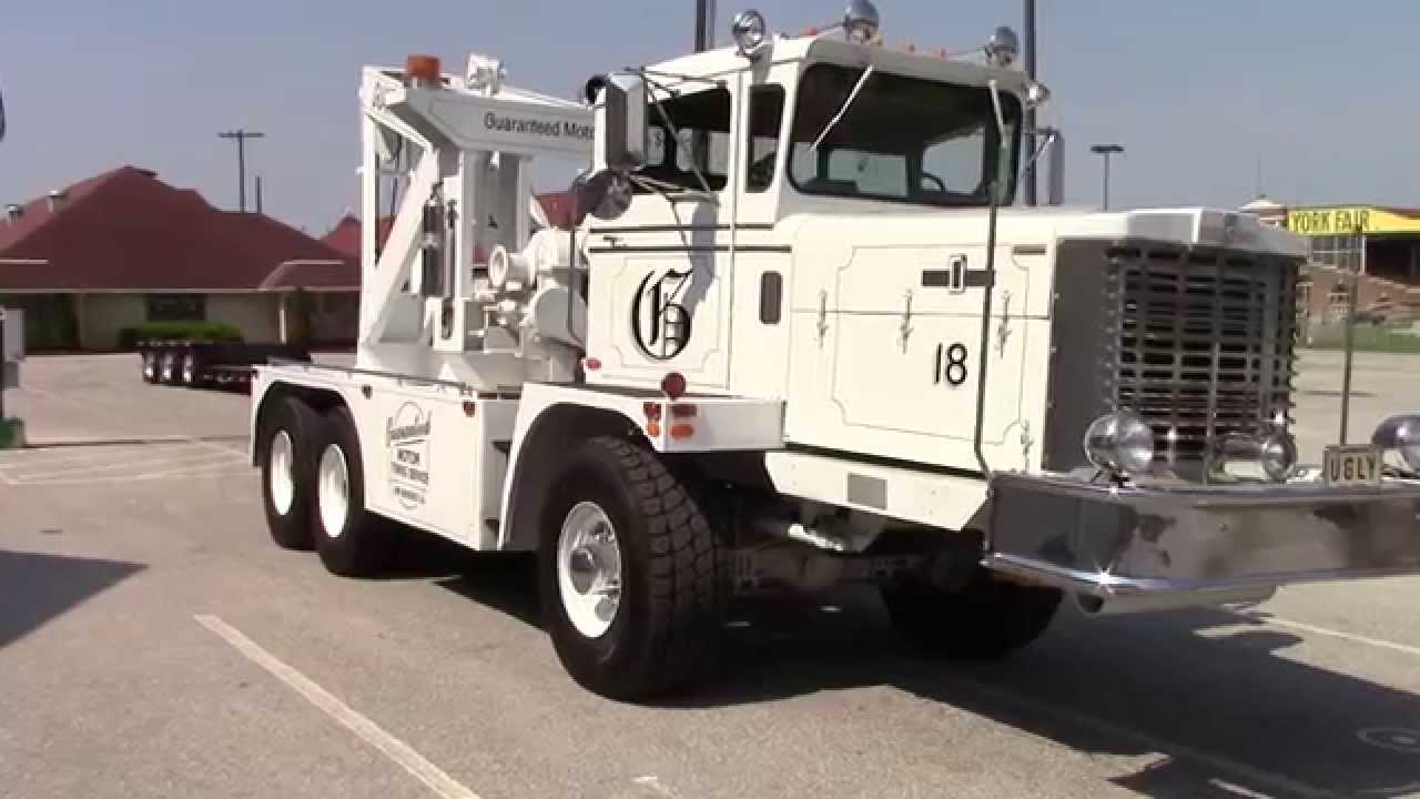 Oshkosh Heavy Duty Wrecker