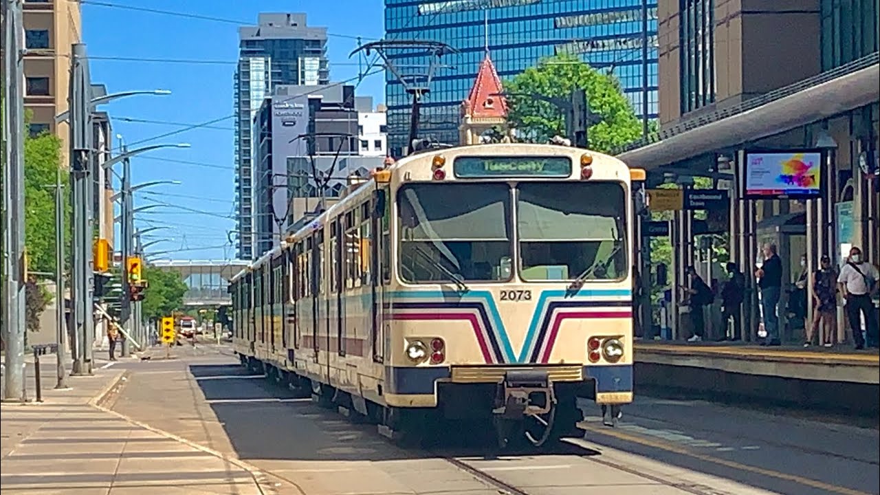 17 Calgary Transit C-Trains in Downtown Calgary!! Including Old U2 C-Train!!!! June 14, 2021