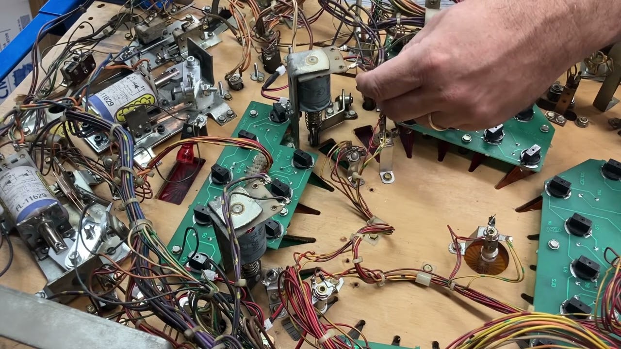 Getaway pinball restoration part 11: coil resistance check