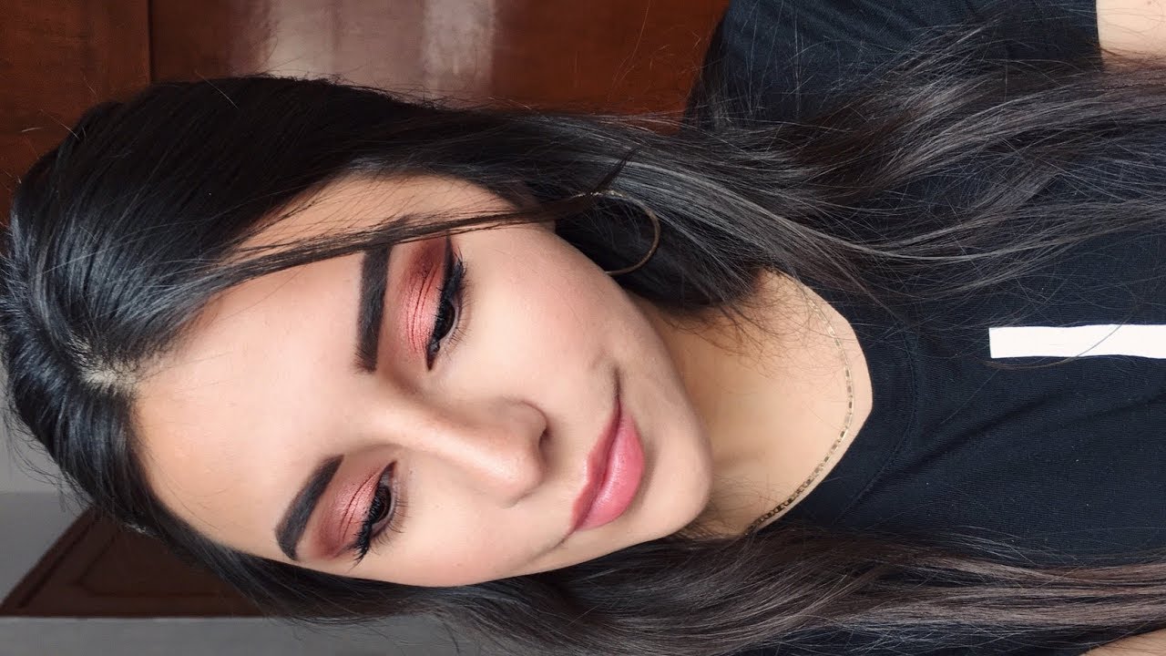¡ Empieza el año PICIOSA ! Maquillaje de ojos bonito y rápido ! // Anel Flynn 🌈
