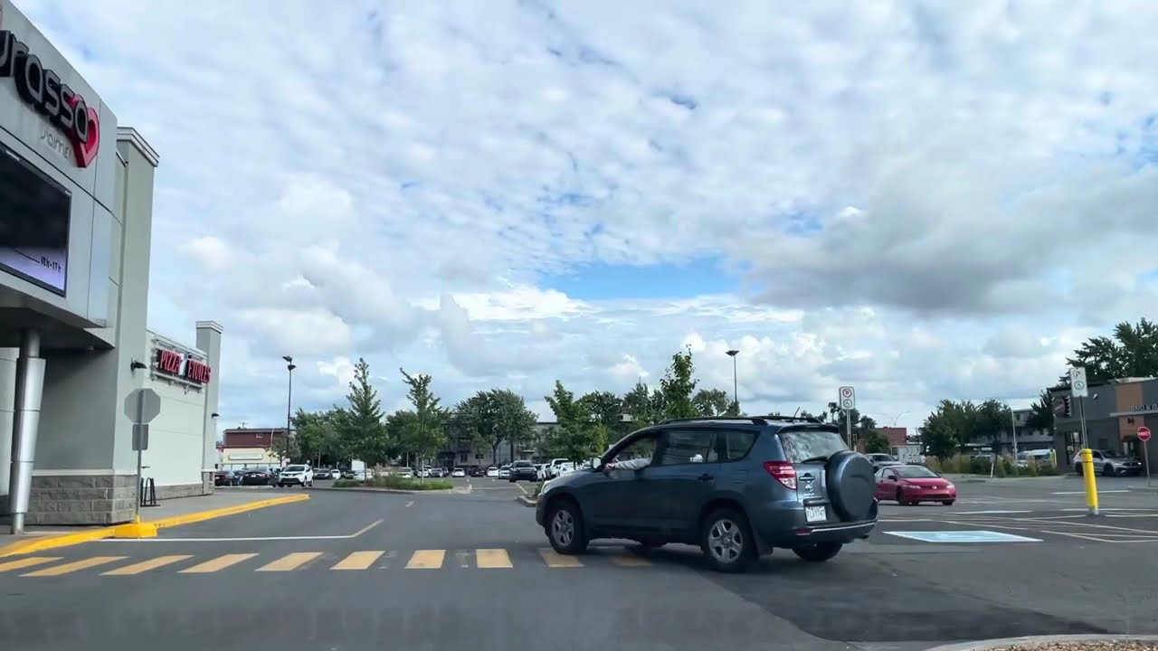 Visitez le centre commercial Place Bourassa Montréal Nord , Walmart , Canadian Tire, IGA