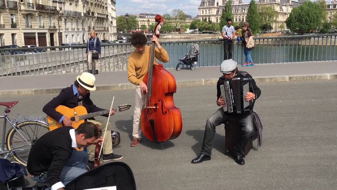 Borsalino, live gypsy jazz on Pont St-Louis, Paris, France, 4/14/17