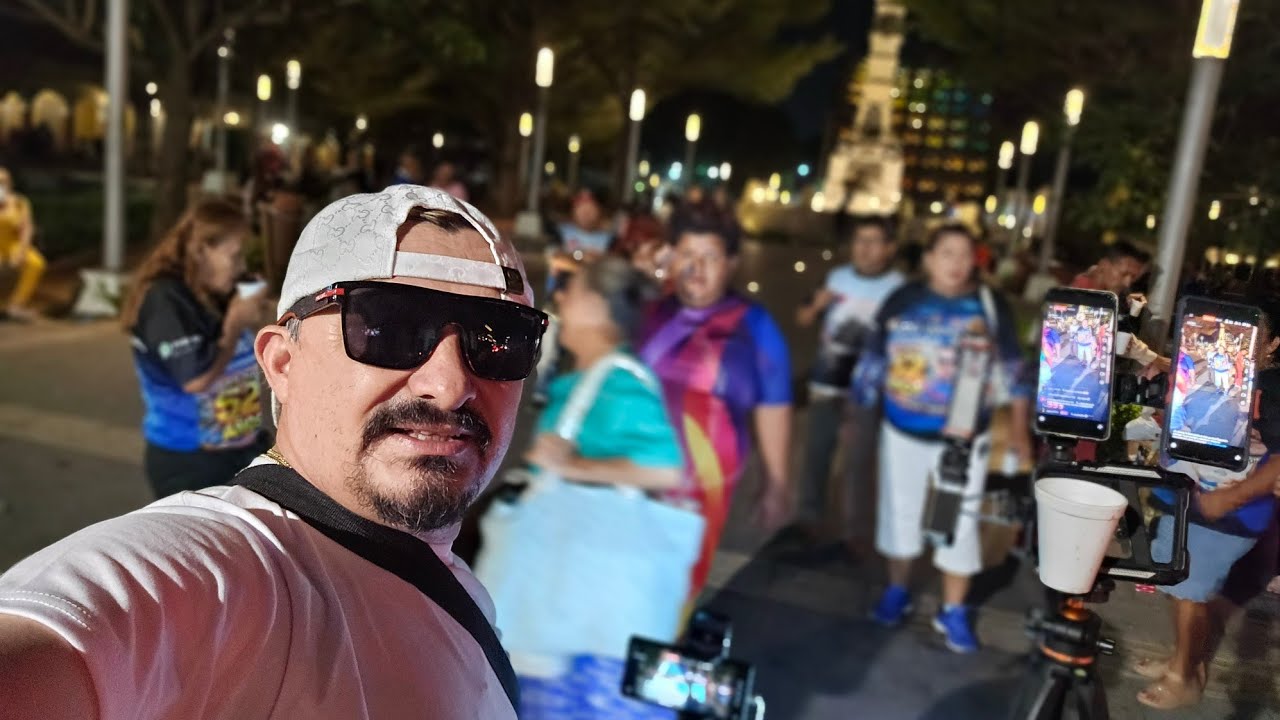 - Vasil Salvadoreño [Plaza Libertad]