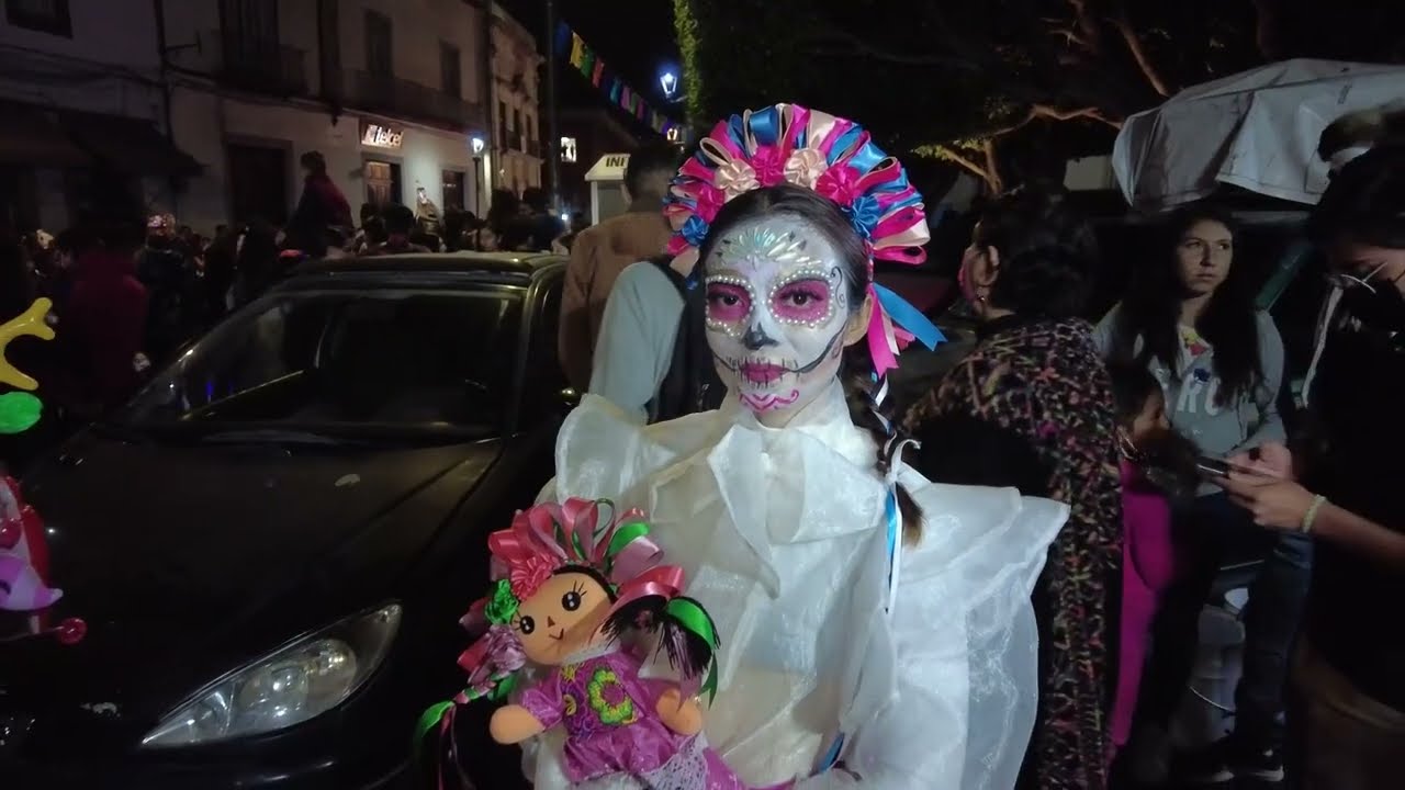 Desfile Dia de Muertos en Guanajuato | Catrinas, catrines y otros personajes