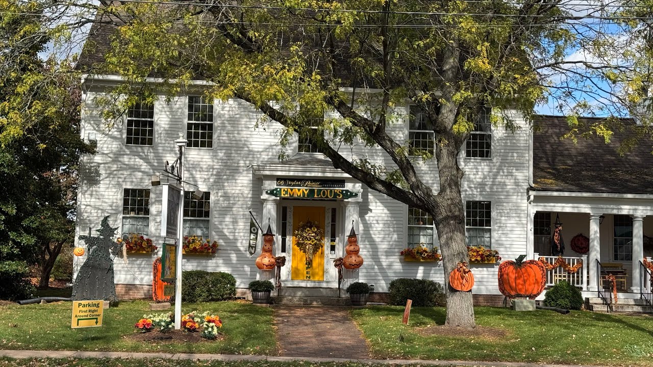 Stroll About Town - Historic Glastonbury 