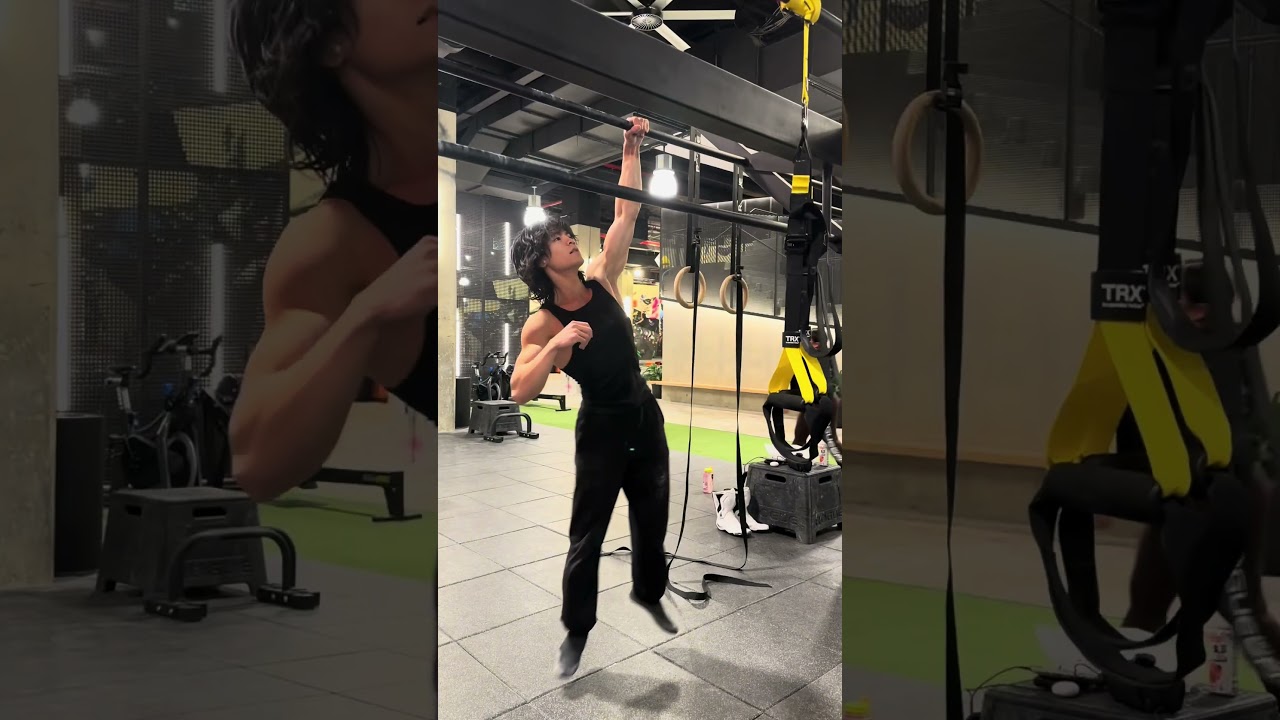 Calisthenics athlete vs bodybuilder