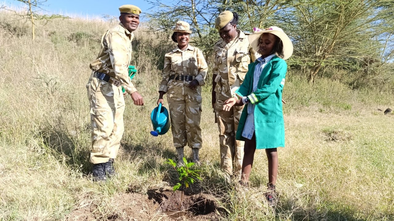 MY HEART STOPPED: A CLOSE CALL WITH A RHINO AT LAKE NAKURU SAFARI!!