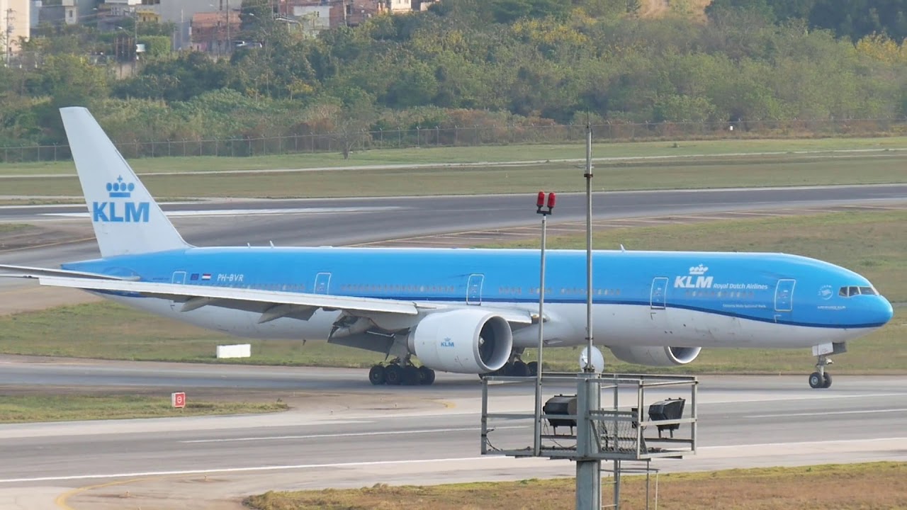 KLM 777-300ER arrival at Sao Paulo (GRU/SBGR)